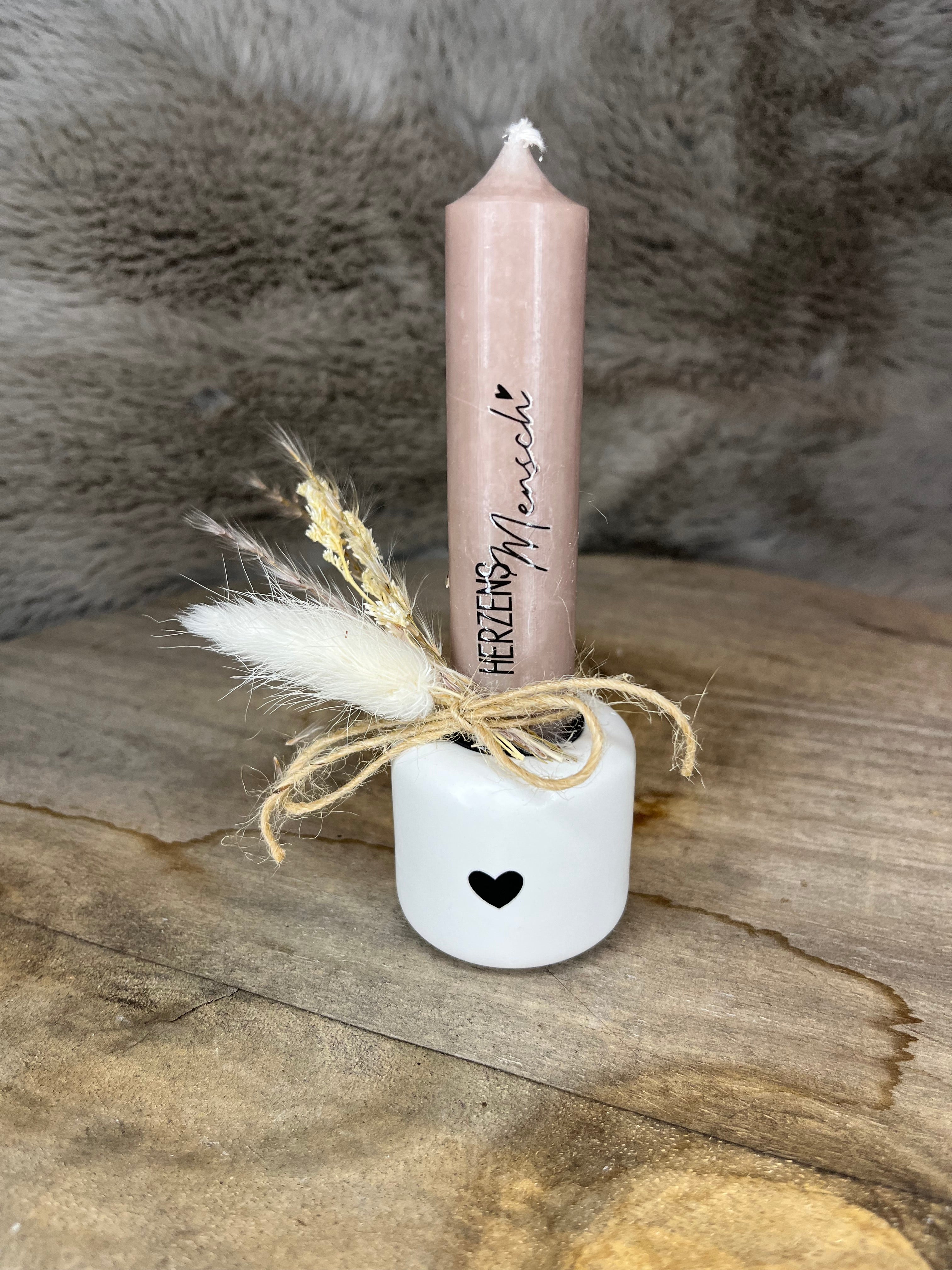 Kerzenhalter mit Kerze – handgegossene Dekoration